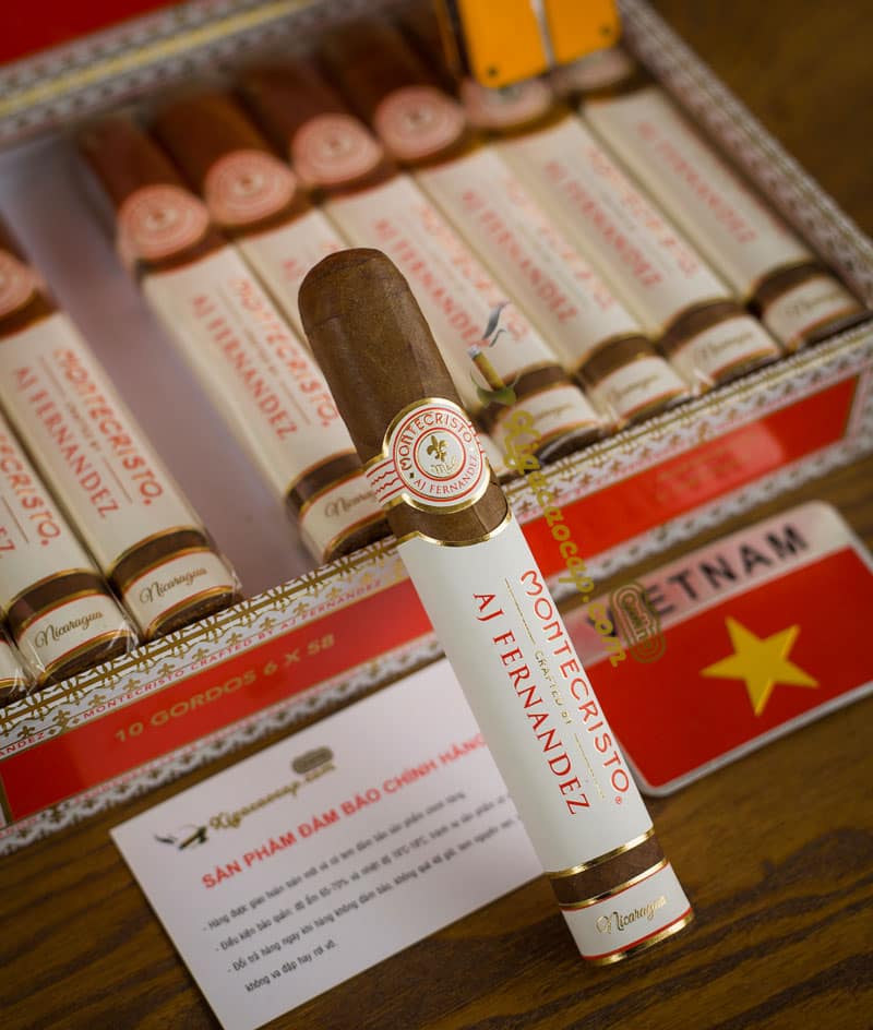 Lớp lá cuốn San Andrés của Montecristo đen bóng và mịn màng